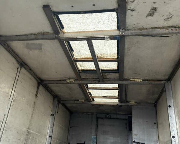 Желтый Мерседес Sprinter, объемом двигателя 2.15 л и пробегом 900 тыс. км за 4600 $, фото 19 на Automoto.ua