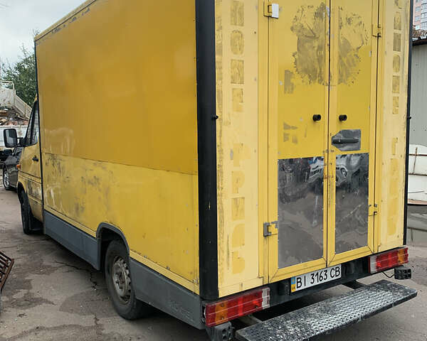 Жовтий Мерседес Sprinter, об'ємом двигуна 2.15 л та пробігом 150 тис. км за 8900 $, фото 4 на Automoto.ua