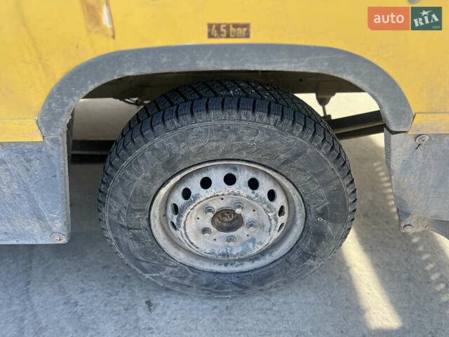 Желтый Мерседес Sprinter, объемом двигателя 2.15 л и пробегом 914 тыс. км за 8000 $, фото 8 на Automoto.ua