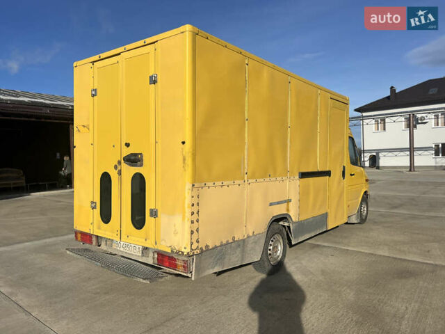 Желтый Мерседес Sprinter, объемом двигателя 2.15 л и пробегом 914 тыс. км за 8000 $, фото 2 на Automoto.ua