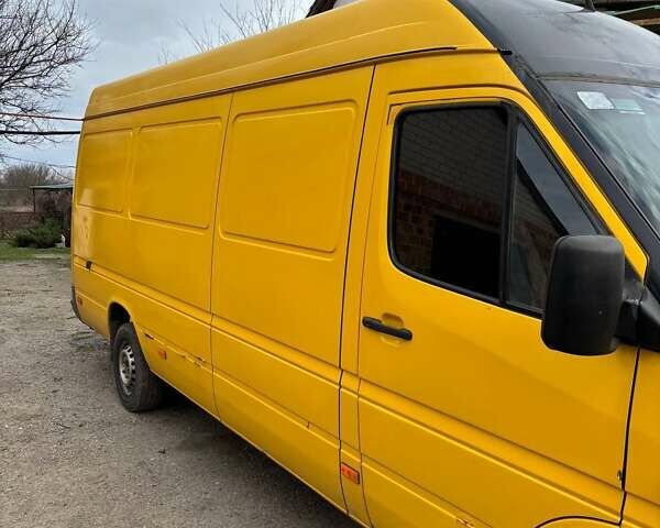 Жовтий Мерседес Sprinter, об'ємом двигуна 2.15 л та пробігом 746 тис. км за 6000 $, фото 4 на Automoto.ua