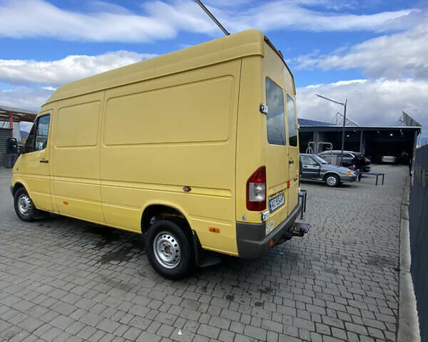 Желтый Мерседес Sprinter, объемом двигателя 2.15 л и пробегом 600 тыс. км за 7900 $, фото 3 на Automoto.ua