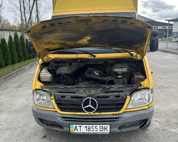 Желтый Мерседес Sprinter, объемом двигателя 2.15 л и пробегом 900 тыс. км за 4600 $, фото 27 на Automoto.ua