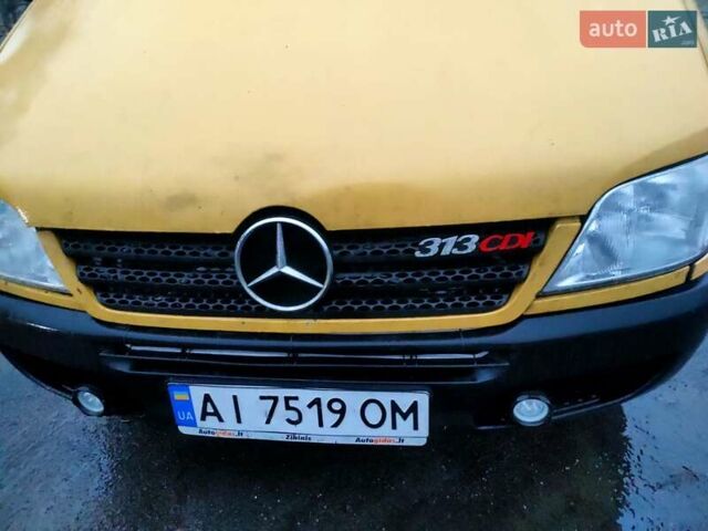Желтый Мерседес Sprinter, объемом двигателя 2.2 л и пробегом 100 тыс. км за 9000 $, фото 5 на Automoto.ua