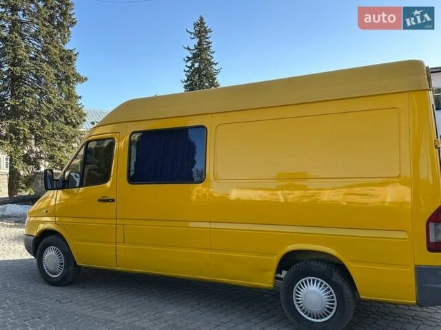 Желтый Мерседес Sprinter, объемом двигателя 2.1 л и пробегом 465 тыс. км за 7600 $, фото 3 на Automoto.ua
