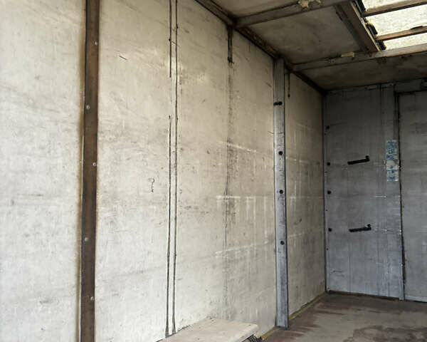 Желтый Мерседес Sprinter, объемом двигателя 2.15 л и пробегом 900 тыс. км за 4600 $, фото 18 на Automoto.ua