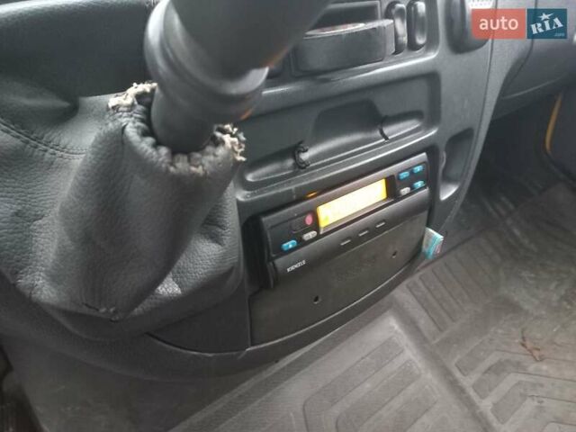 Жовтий Мерседес Sprinter, об'ємом двигуна 2.2 л та пробігом 647 тис. км за 7300 $, фото 6 на Automoto.ua