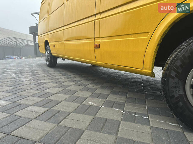 Желтый Мерседес Sprinter, объемом двигателя 2.15 л и пробегом 555 тыс. км за 8000 $, фото 5 на Automoto.ua