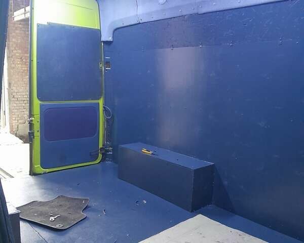Желтый Мерседес Sprinter, объемом двигателя 2.1 л и пробегом 345 тыс. км за 7800 $, фото 7 на Automoto.ua