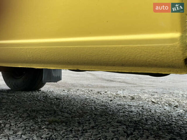 Желтый Мерседес Sprinter, объемом двигателя 2.7 л и пробегом 370 тыс. км за 10700 $, фото 20 на Automoto.ua