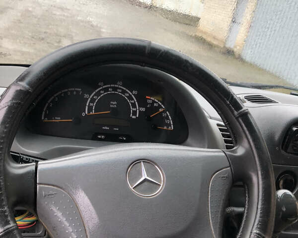 Желтый Мерседес Sprinter, объемом двигателя 2.15 л и пробегом 552 тыс. км за 4000 $, фото 6 на Automoto.ua
