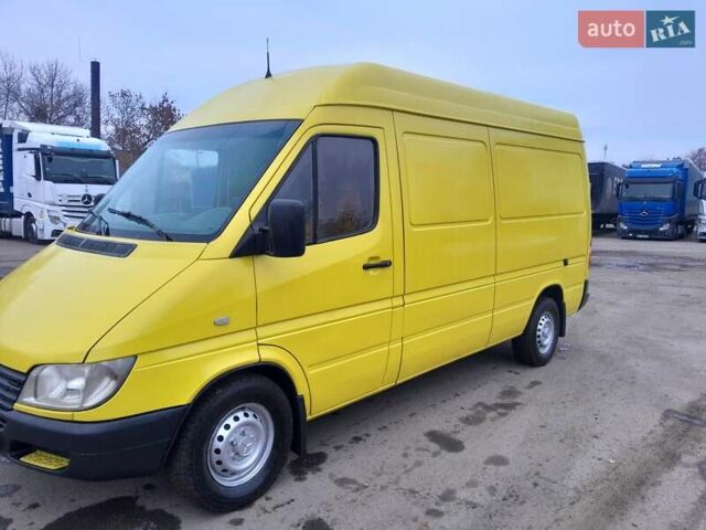 Желтый Мерседес Sprinter, объемом двигателя 2.1 л и пробегом 345 тыс. км за 7800 $, фото 2 на Automoto.ua