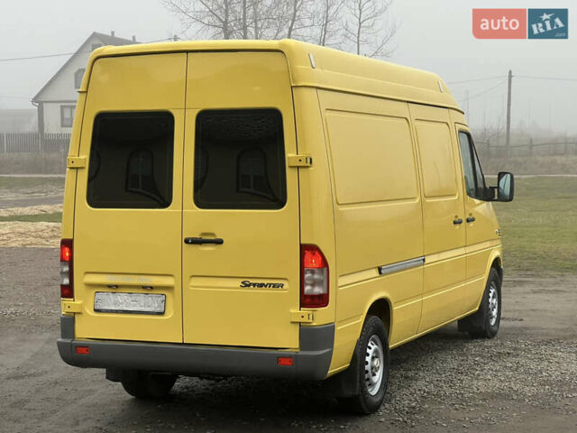 Желтый Мерседес Sprinter, объемом двигателя 2.7 л и пробегом 370 тыс. км за 10700 $, фото 17 на Automoto.ua