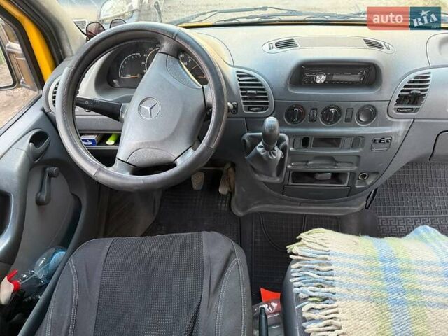 Желтый Мерседес Sprinter, объемом двигателя 2.1 л и пробегом 573 тыс. км за 5700 $, фото 7 на Automoto.ua