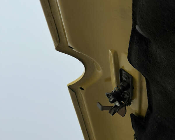 Желтый Мерседес Sprinter, объемом двигателя 2.7 л и пробегом 370 тыс. км за 10700 $, фото 57 на Automoto.ua