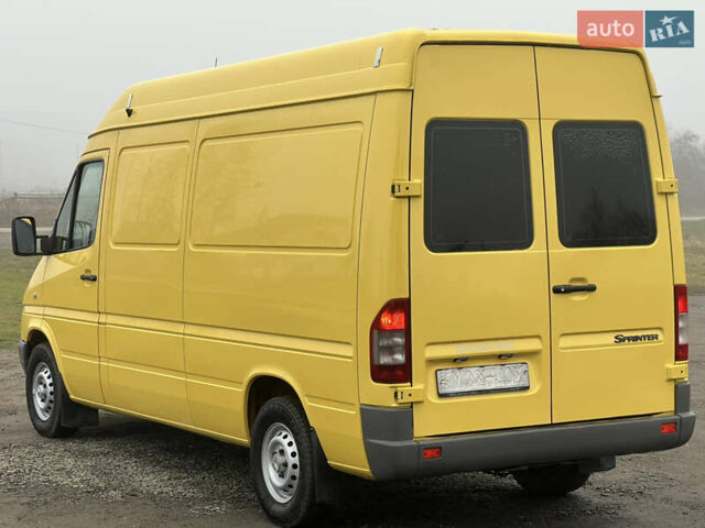 Желтый Мерседес Sprinter, объемом двигателя 2.7 л и пробегом 370 тыс. км за 10700 $, фото 14 на Automoto.ua