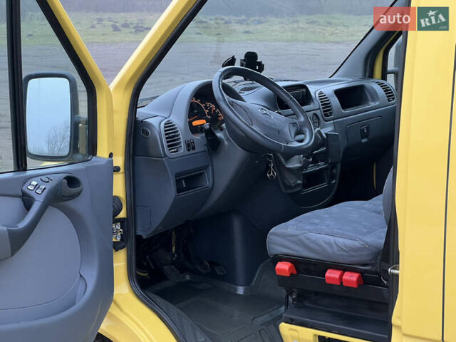 Желтый Мерседес Sprinter, объемом двигателя 2.7 л и пробегом 370 тыс. км за 10700 $, фото 23 на Automoto.ua