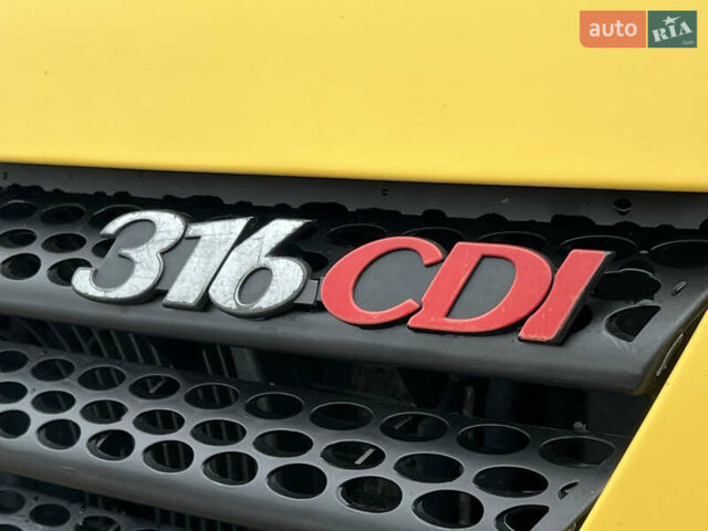 Желтый Мерседес Sprinter, объемом двигателя 2.7 л и пробегом 370 тыс. км за 10700 $, фото 46 на Automoto.ua