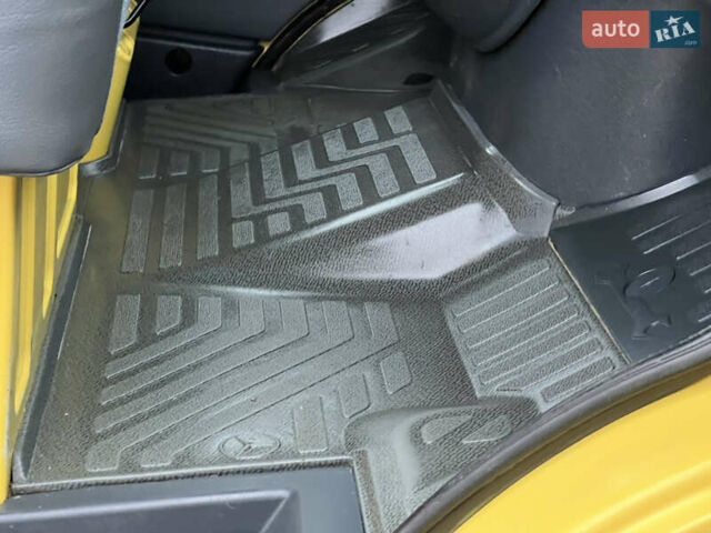 Желтый Мерседес Sprinter, объемом двигателя 2.7 л и пробегом 370 тыс. км за 10700 $, фото 58 на Automoto.ua