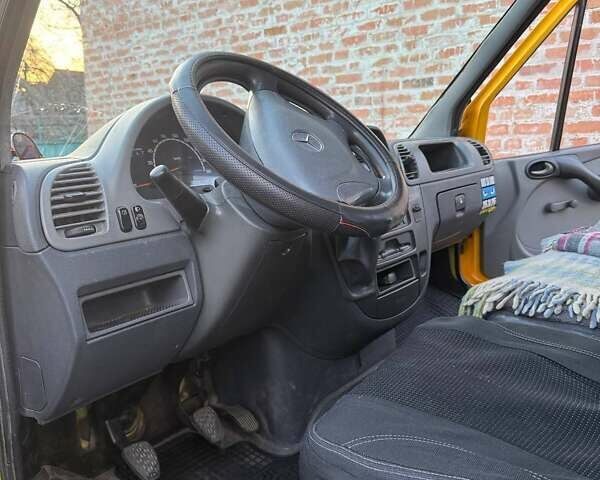 Желтый Мерседес Sprinter, объемом двигателя 2.1 л и пробегом 573 тыс. км за 5700 $, фото 8 на Automoto.ua