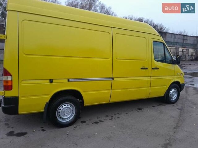 Желтый Мерседес Sprinter, объемом двигателя 2.1 л и пробегом 345 тыс. км за 7800 $, фото 4 на Automoto.ua