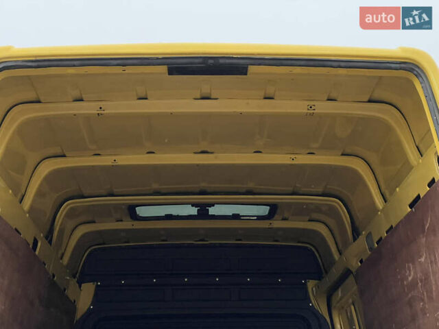 Желтый Мерседес Sprinter, объемом двигателя 2.7 л и пробегом 370 тыс. км за 10700 $, фото 42 на Automoto.ua