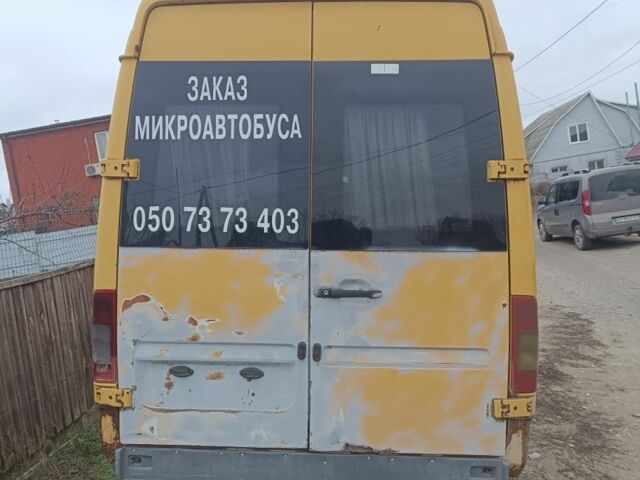 Желтый Мерседес Sprinter, объемом двигателя 2.2 л и пробегом 460 тыс. км за 5300 $, фото 4 на Automoto.ua