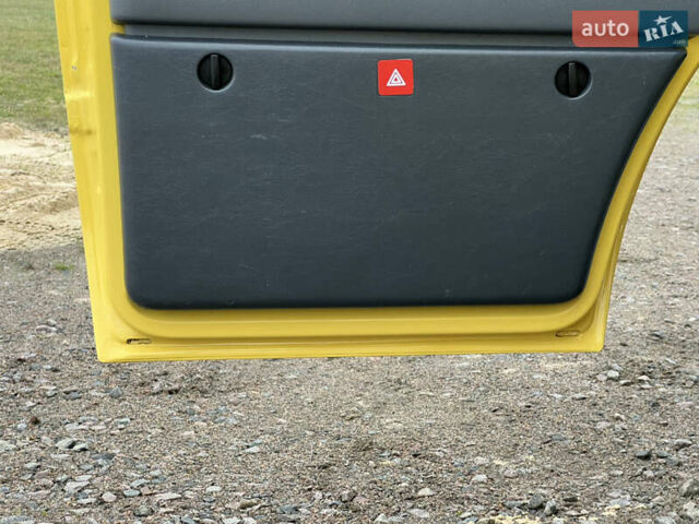 Желтый Мерседес Sprinter, объемом двигателя 2.7 л и пробегом 370 тыс. км за 10700 $, фото 40 на Automoto.ua