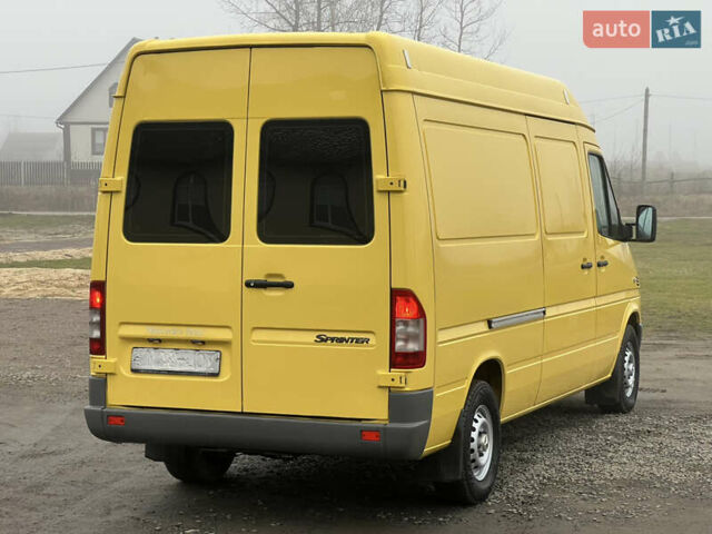 Желтый Мерседес Sprinter, объемом двигателя 2.7 л и пробегом 370 тыс. км за 10700 $, фото 16 на Automoto.ua
