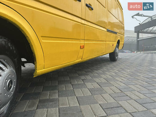 Желтый Мерседес Sprinter, объемом двигателя 2.15 л и пробегом 555 тыс. км за 8000 $, фото 6 на Automoto.ua