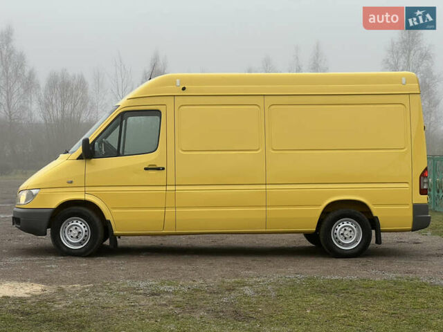 Желтый Мерседес Sprinter, объемом двигателя 2.7 л и пробегом 370 тыс. км за 10700 $, фото 5 на Automoto.ua