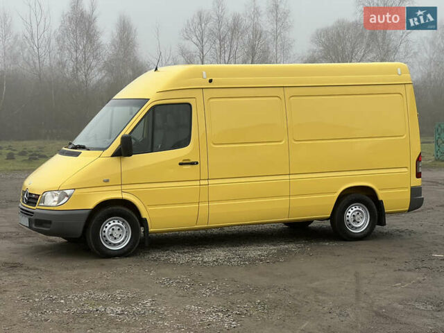 Желтый Мерседес Sprinter, объемом двигателя 2.7 л и пробегом 370 тыс. км за 10700 $, фото 9 на Automoto.ua