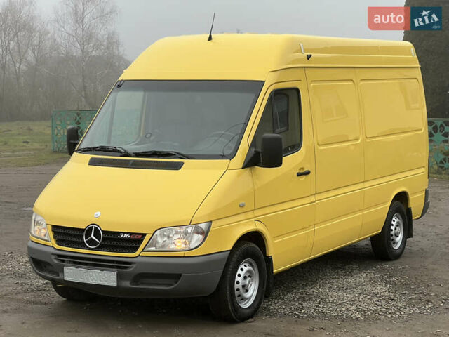Желтый Мерседес Sprinter, объемом двигателя 2.7 л и пробегом 370 тыс. км за 10700 $, фото 7 на Automoto.ua