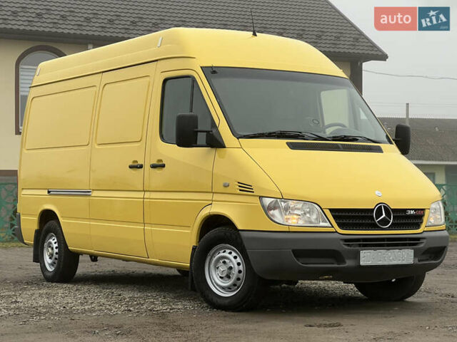 Желтый Мерседес Sprinter, объемом двигателя 2.7 л и пробегом 370 тыс. км за 10700 $, фото 11 на Automoto.ua