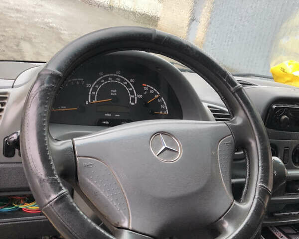 Желтый Мерседес Sprinter, объемом двигателя 2.15 л и пробегом 552 тыс. км за 4000 $, фото 7 на Automoto.ua