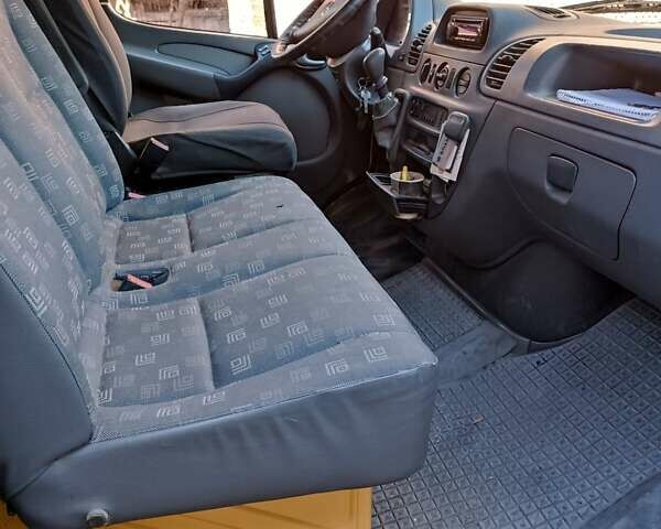 Желтый Мерседес Sprinter, объемом двигателя 0 л и пробегом 511 тыс. км за 11000 $, фото 6 на Automoto.ua