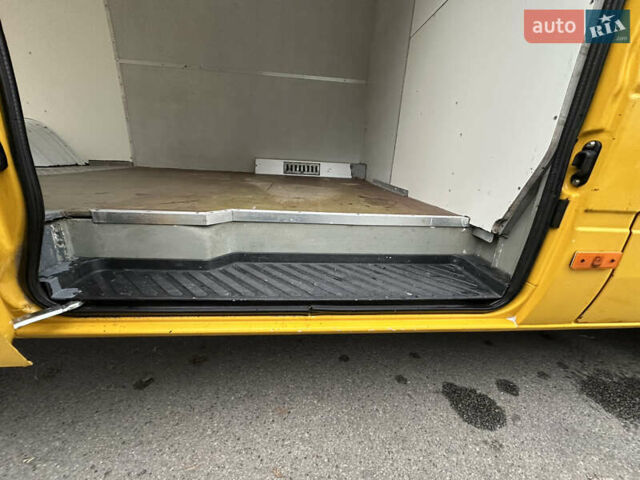 Жовтий Мерседес Sprinter, об'ємом двигуна 0 л та пробігом 175 тис. км за 22750 $, фото 27 на Automoto.ua