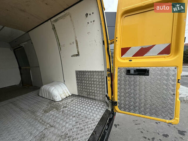 Жовтий Мерседес Sprinter, об'ємом двигуна 0 л та пробігом 175 тис. км за 22750 $, фото 14 на Automoto.ua