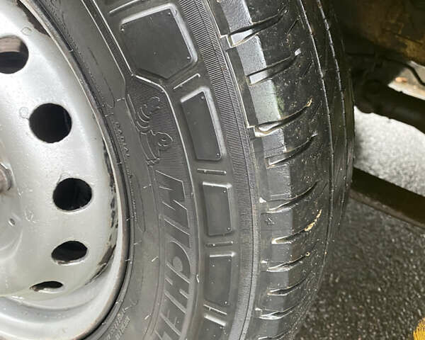 Жовтий Мерседес Sprinter, об'ємом двигуна 2.1 л та пробігом 380 тис. км за 8950 $, фото 54 на Automoto.ua