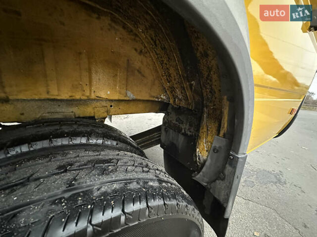 Жовтий Мерседес Sprinter, об'ємом двигуна 0 л та пробігом 175 тис. км за 22750 $, фото 8 на Automoto.ua