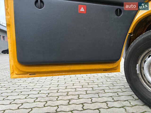 Жовтий Мерседес Sprinter, об'ємом двигуна 0 л та пробігом 380 тис. км за 11150 $, фото 40 на Automoto.ua