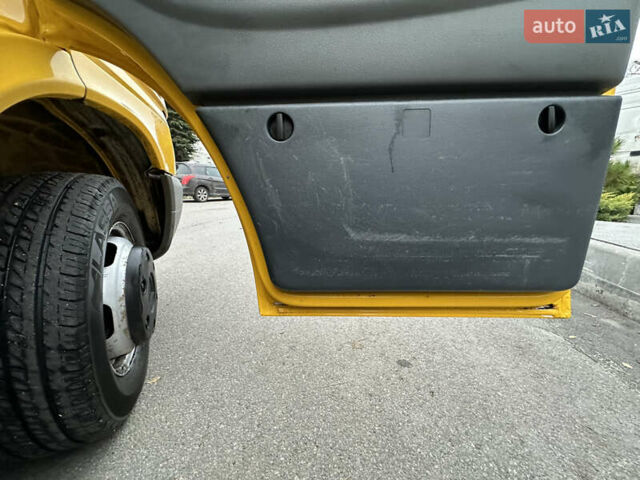 Жовтий Мерседес Sprinter, об'ємом двигуна 0 л та пробігом 175 тис. км за 22750 $, фото 22 на Automoto.ua