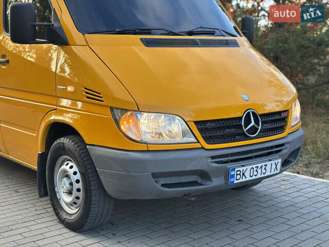 Мерседес Sprinter 2006 у Рівному на Automoto.ua Жовтий Мерседес Sprinter, об'ємом двигуна 2.2 л та пробігом 377 тис. км за 11450 $, фото 10 на Automoto.ua