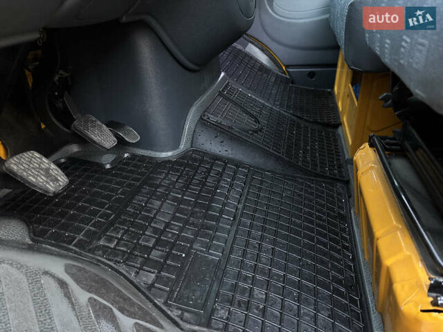 Мерседес Sprinter 2006 у Рівному на Automoto.ua Жовтий Мерседес Sprinter, об'ємом двигуна 2.2 л та пробігом 377 тис. км за 11450 $, фото 38 на Automoto.ua