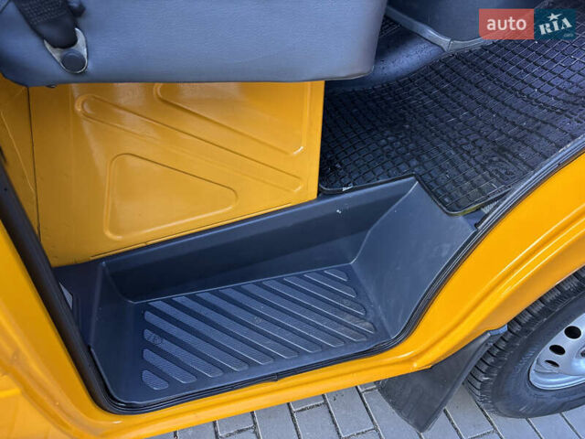 Мерседес Sprinter 2006 у Рівному на Automoto.ua Жовтий Мерседес Sprinter, об'ємом двигуна 2.2 л та пробігом 377 тис. км за 11450 $, фото 37 на Automoto.ua