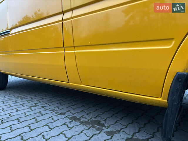 Жовтий Мерседес Sprinter, об'ємом двигуна 0 л та пробігом 380 тис. км за 11150 $, фото 17 на Automoto.ua