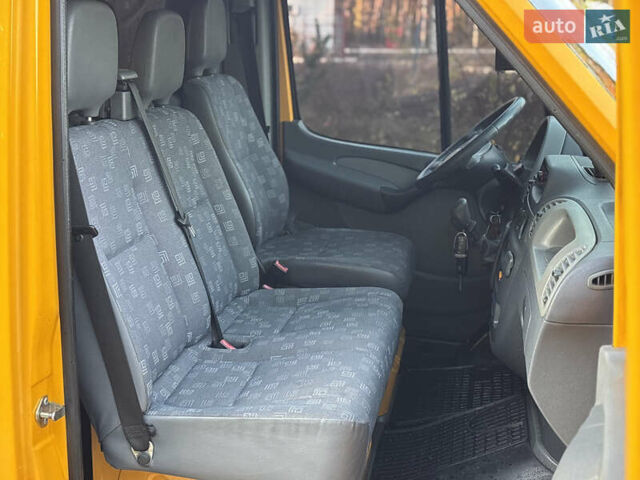 Мерседес Sprinter 2006 у Рівному на Automoto.ua Жовтий Мерседес Sprinter, об'ємом двигуна 2.2 л та пробігом 377 тис. км за 11450 $, фото 35 на Automoto.ua