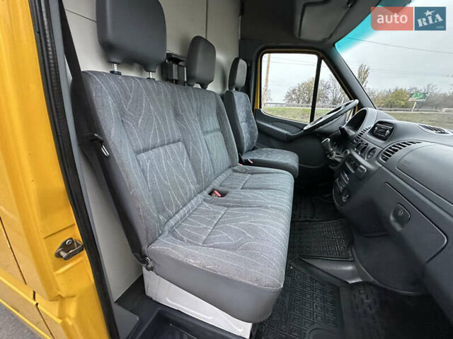 Жовтий Мерседес Sprinter, об'ємом двигуна 0 л та пробігом 175 тис. км за 22750 $, фото 19 на Automoto.ua