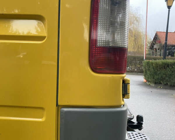 Жовтий Мерседес Sprinter, об'ємом двигуна 2.1 л та пробігом 380 тис. км за 8950 $, фото 35 на Automoto.ua