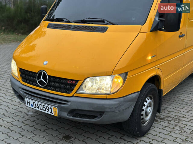 Жовтий Мерседес Sprinter, об'ємом двигуна 0 л та пробігом 380 тис. км за 11150 $, фото 3 на Automoto.ua